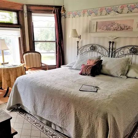 Franklin Street Inn Bed & Breakfast-2